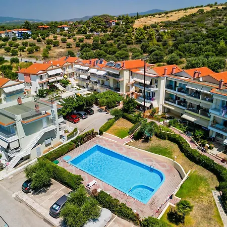 Sun, Sea & Space 100m To Beach! Yerakini