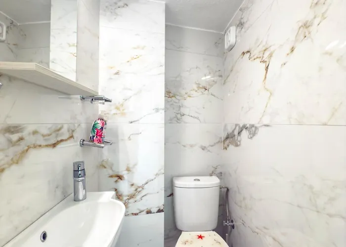 Sun, Sea & Space 100m To Beach! *