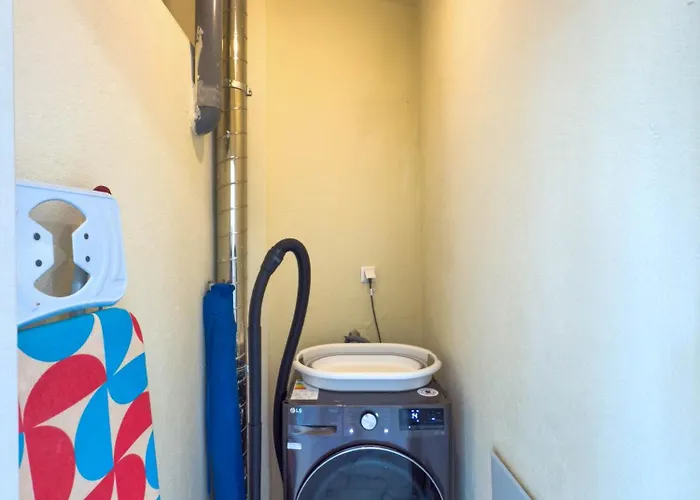 Sun, Sea & Space 100m To Beach!