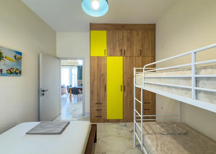 Sun, Sea & Space 100m To Beach! * غيراكيني