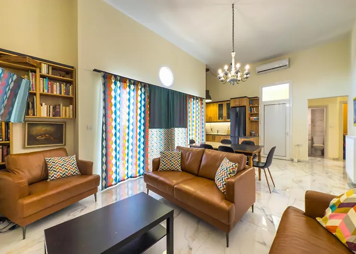 Sun, Sea & Space 100m To Beach! شقة *