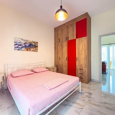 Sun, Sea & Space 100m To Beach! Apartment Gerakini