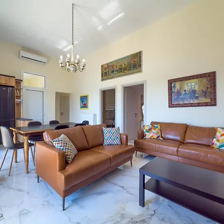 Sun, Sea & Space 100m To Beach! Apartment