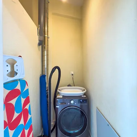 Sun, Sea & Space 100m To Beach!