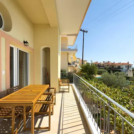 Sun, Sea & Space 100m To Beach! Gerakini